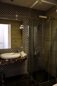 Hotel A44