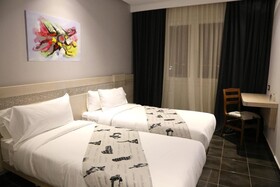 Hotel A44