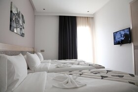 Hotel A44