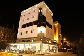 Hotel A44