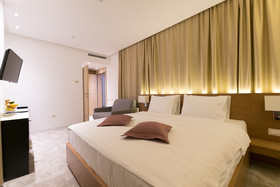 Harmonia Hotel by Dukley
