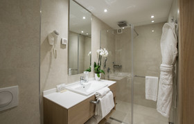 Harmonia Hotel by Dukley