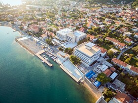 Carine Hotel Delfin