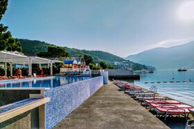 Carine Hotel Delfin