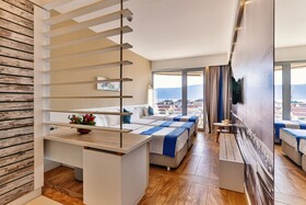 Carine Hotel Delfin
