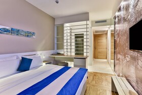 Carine Hotel Delfin