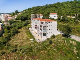 Apartments Green Hill