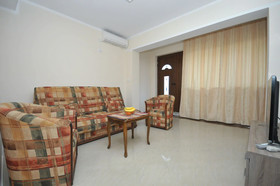 Apartments Maini