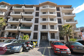 Apartments Maini