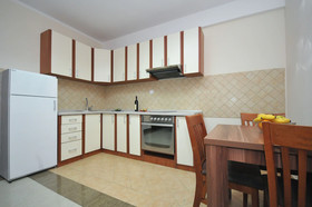 Apartments Maini