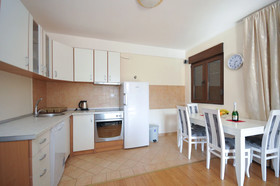 Apartments Maini