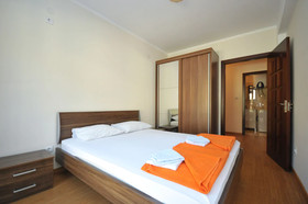 Apartments Maini