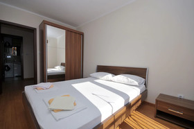 Apartments Maini