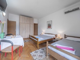 Guest House Madra