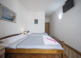 Guest House Madra