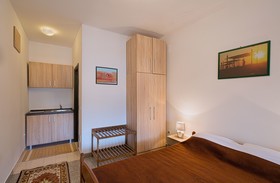 Guest House Madra