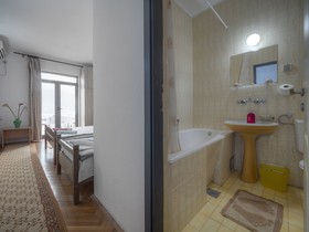 Guest House Madra
