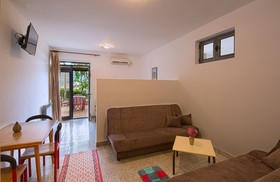 Guest House Madra