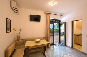Guest House Madra