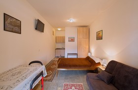 Guest House Madra