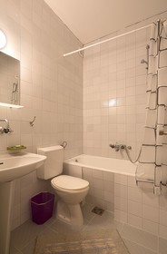 Guest House Madra