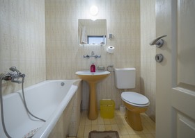 Guest House Madra