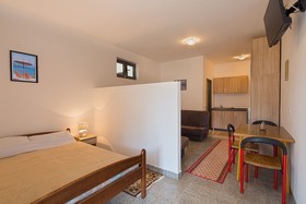 Guest House Madra
