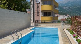 Hotel Atina