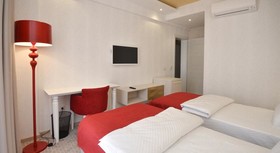 Hotel Atina