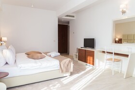 Hotel Kadmo by Aycon