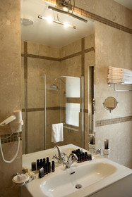 Oak Leaf Residences