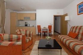 Apartments Kalamper