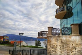 Ally Hotel