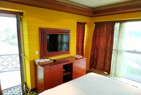 Ally Hotel