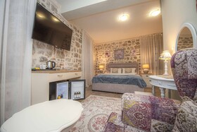 Antika Guesthouse