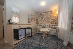 Antika Guesthouse
