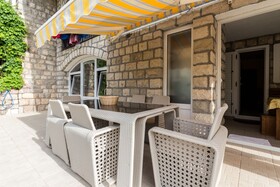 Varja Apartments
