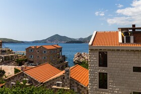 Varja Apartments