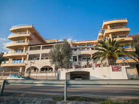 Raymond Apartments