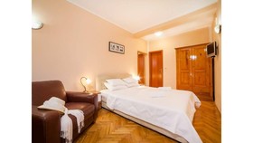 Raymond Apartments