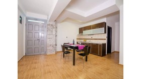 Raymond Apartments