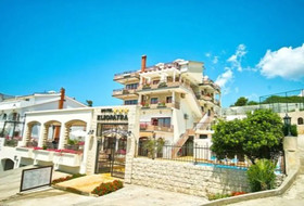 Small Hotel Kleopatra