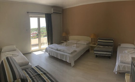 Small Hotel Kleopatra
