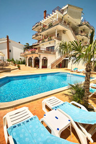Small Hotel Kleopatra