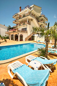 Small Hotel Kleopatra