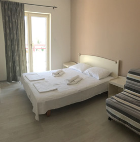 Small Hotel Kleopatra