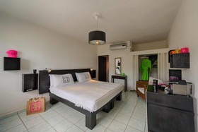 Love Hotel