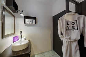 Love Hotel