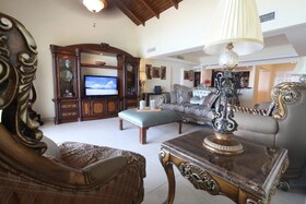 Pasanggrahan Royal Guesthouse