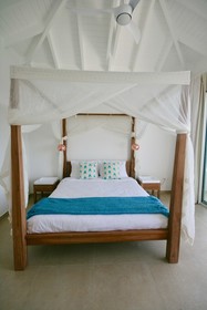 Villa Aqua by Island Properties Online